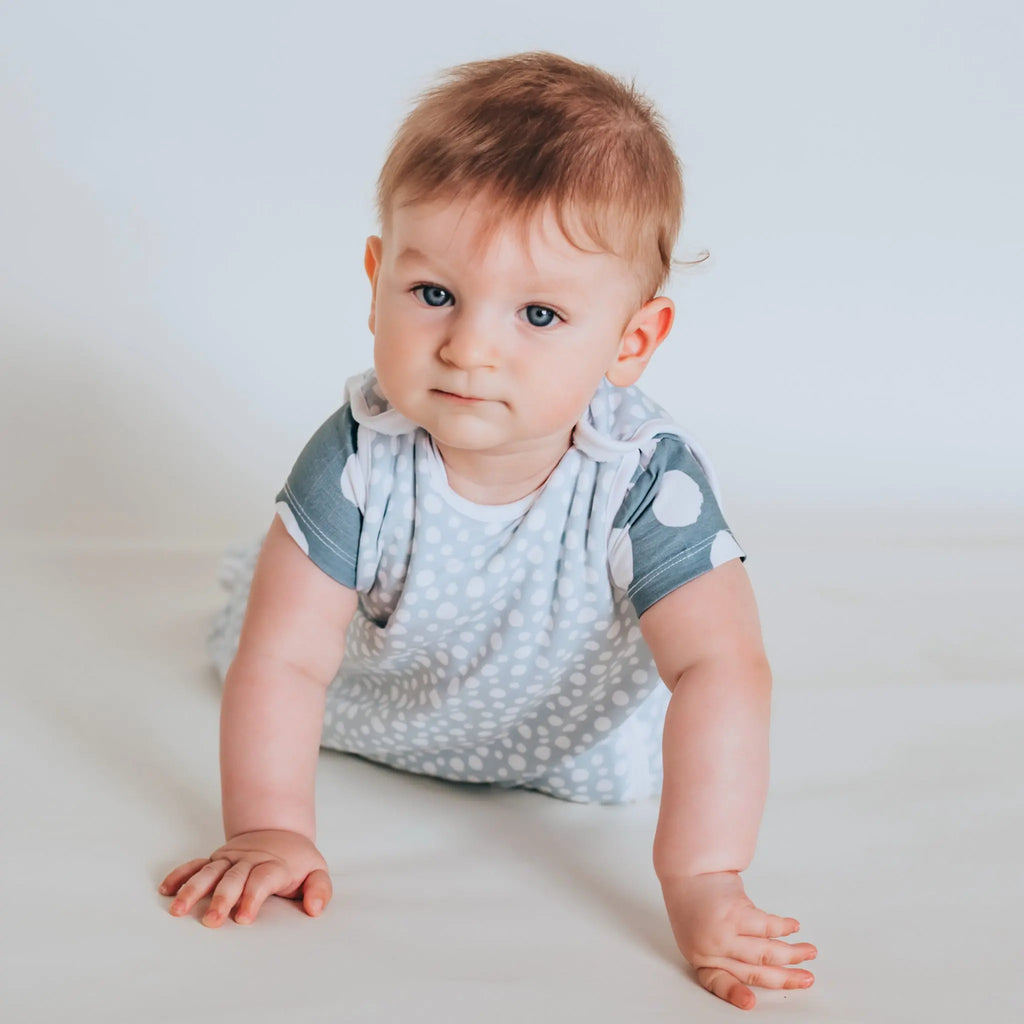 Baba Hálózsák - Ice Grey Dínós Bambusz Baba Hálózsák 0.5 TOG